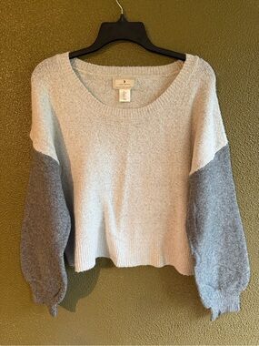 ruby moon Gray Scoop Neck Colorblock Sweater